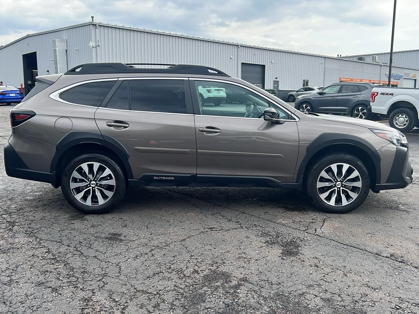 Used 2024 Brilliant Bronze Metallic Subaru Limited image 22