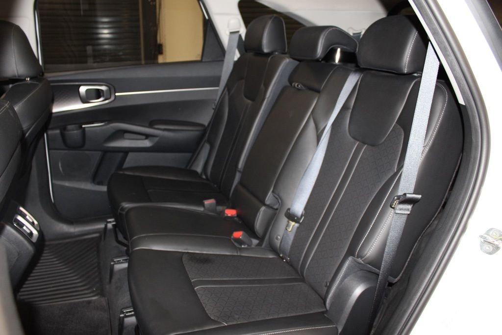 2023 Kia Sorento S - Photo 38