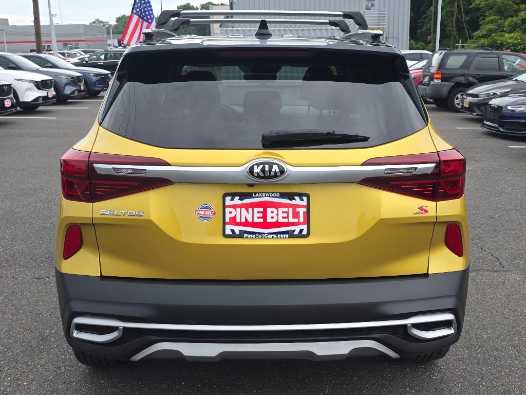 Used 2021 Starbright Yellow/Black Roof Kia S image 15