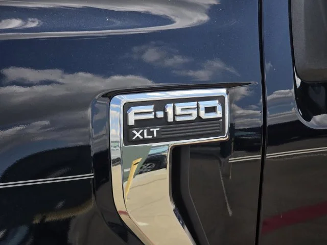Used 2021 Blue Metallic Ford XLT image 8