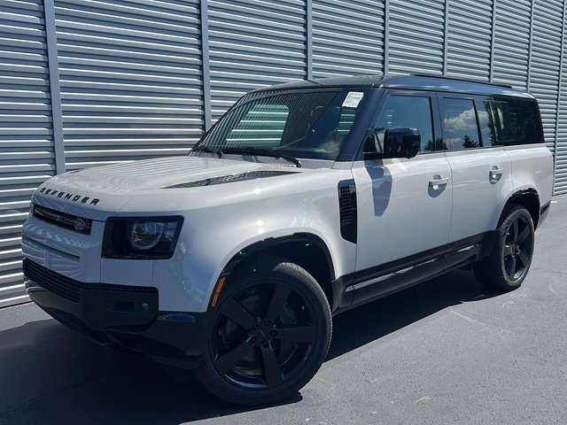 2026 Land Rover Defender 130 X-Dynamic SE