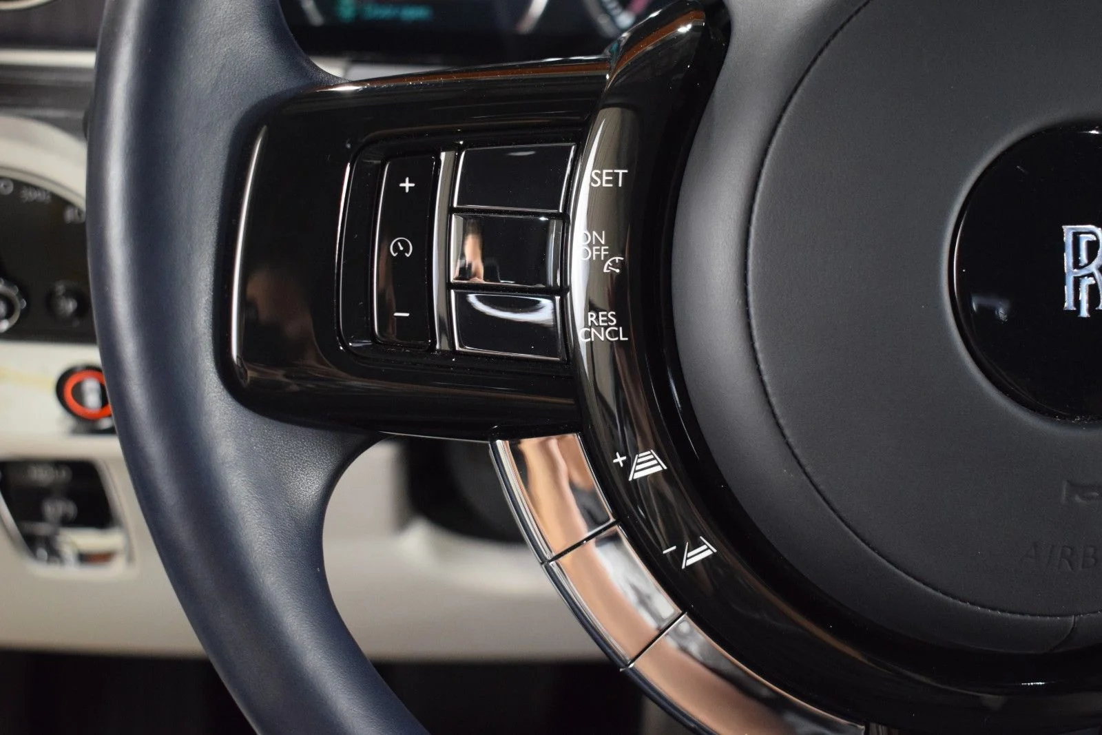 Used 2021 Blue Rolls-Royce  image 29