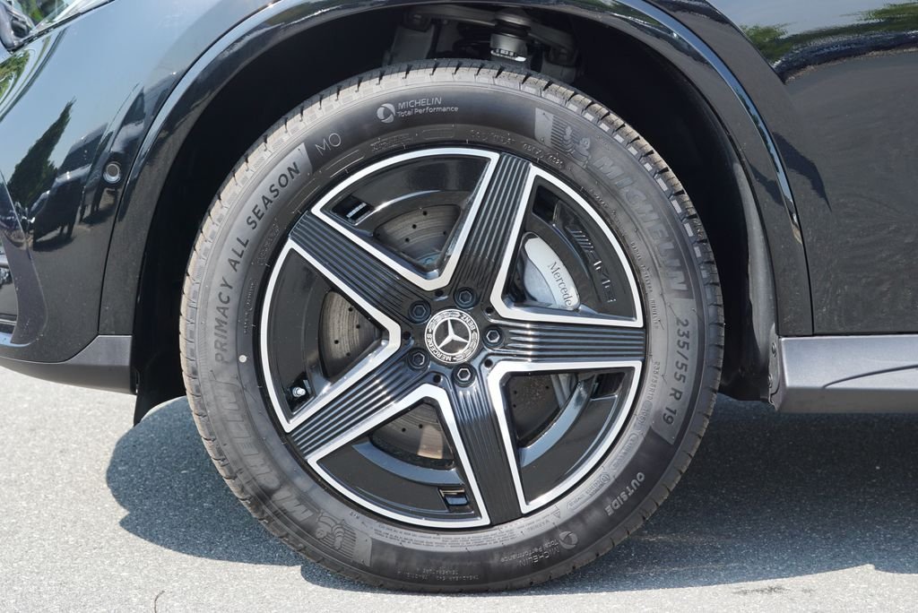 New 2026 Black Mercedes-Benz GLC 300 image 9