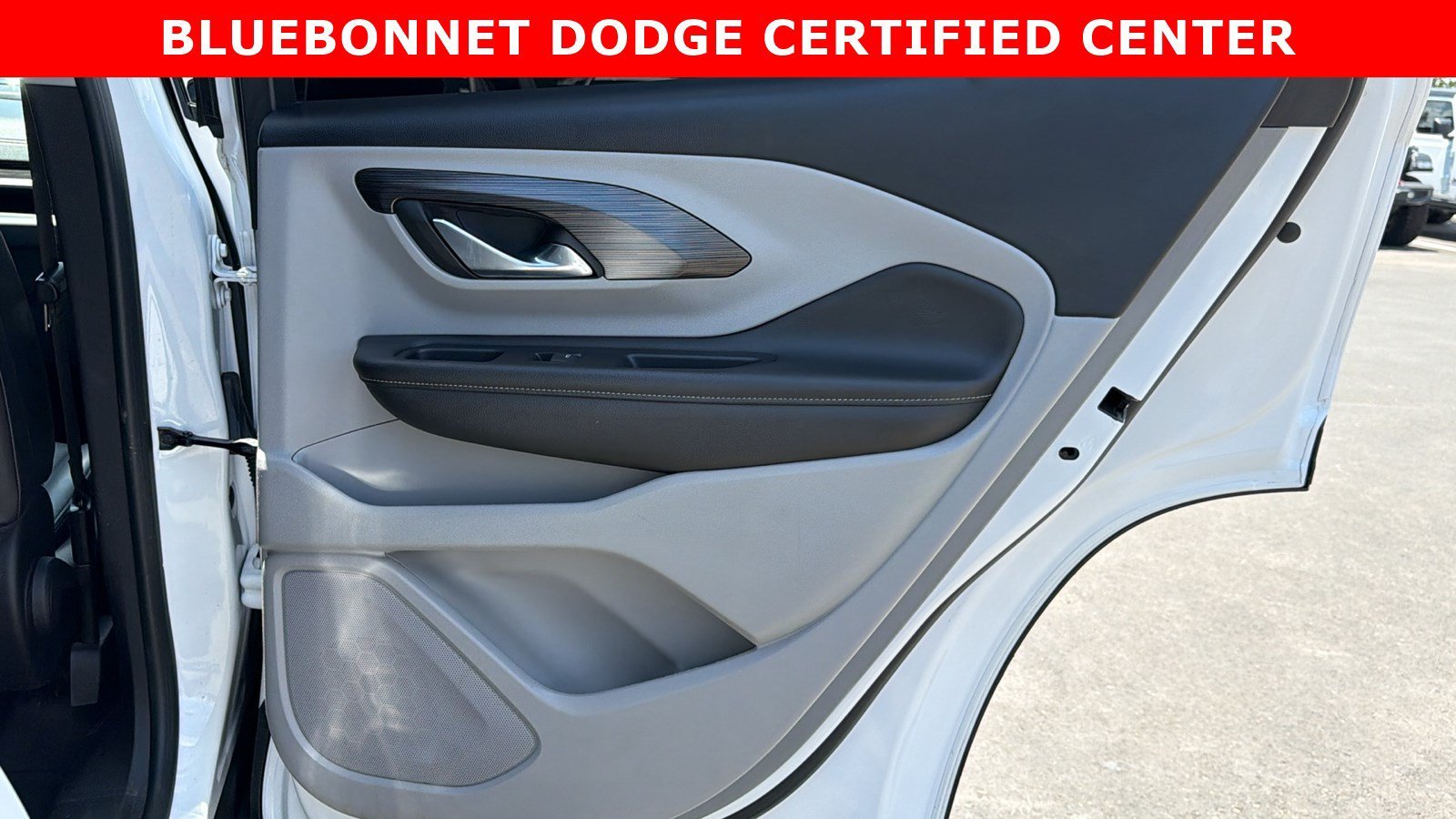 Used 2024 Summit White GMC SLT image 17
