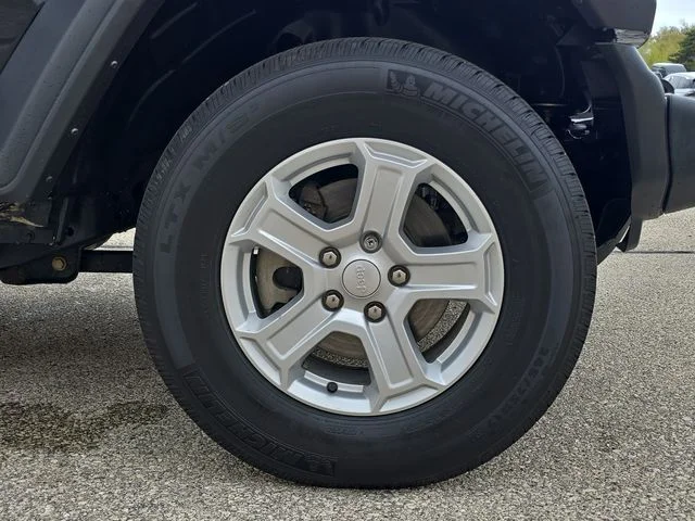 Certified Used 2022 Black Clearcoat Jeep Unlimited Sport S image 41