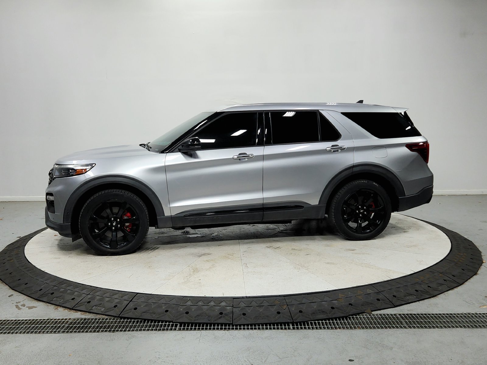 Used 2021 Silver Ford ST image 5
