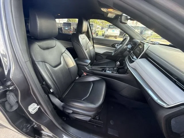 Used 2024 Gray Jeep Limited image 29