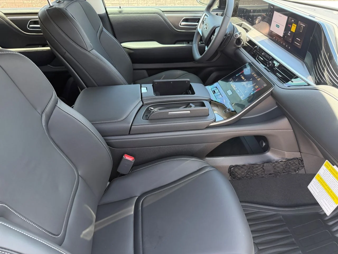 New 2027 RADIANT WHITE INFINITI Pure 4WD image 10