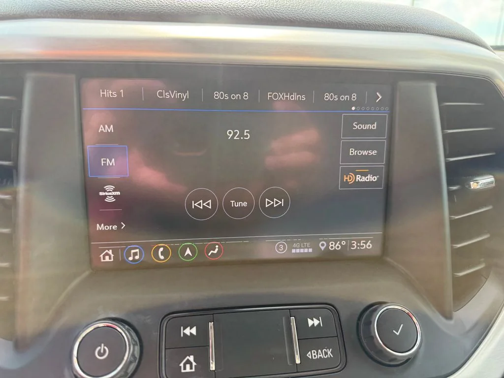 Used 2020 White GMC SLT image 12