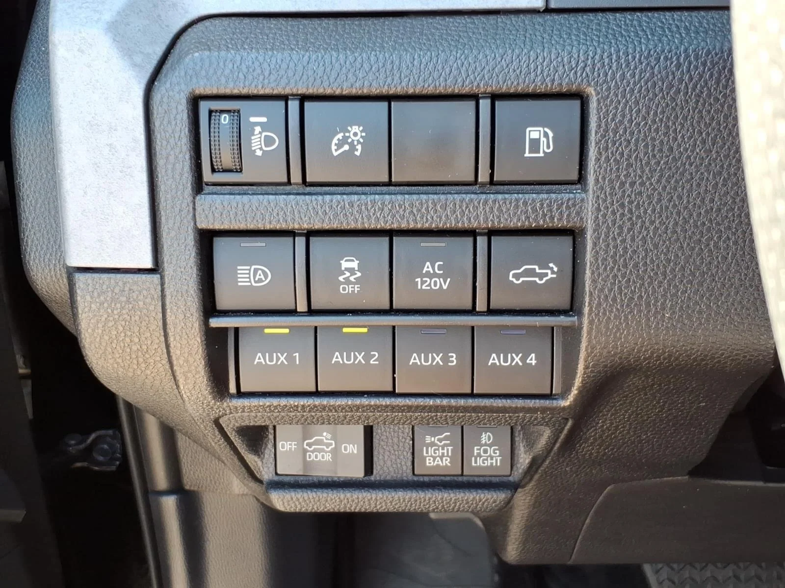 Used 2025 Black Toyota Trailhunter Hybrid image 20