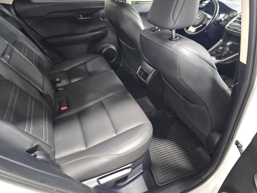 Used 2015 White Pearl Lexus 200t image 5