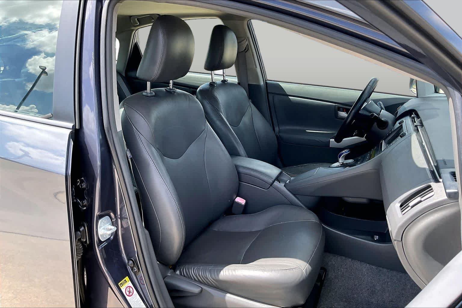 Used 2011 Winter Gray Metallic Toyota I image 8