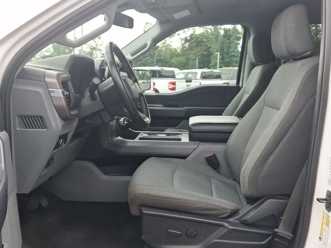 Certified Used 2024 Oxford White Clearcoat Ford XLT image 17