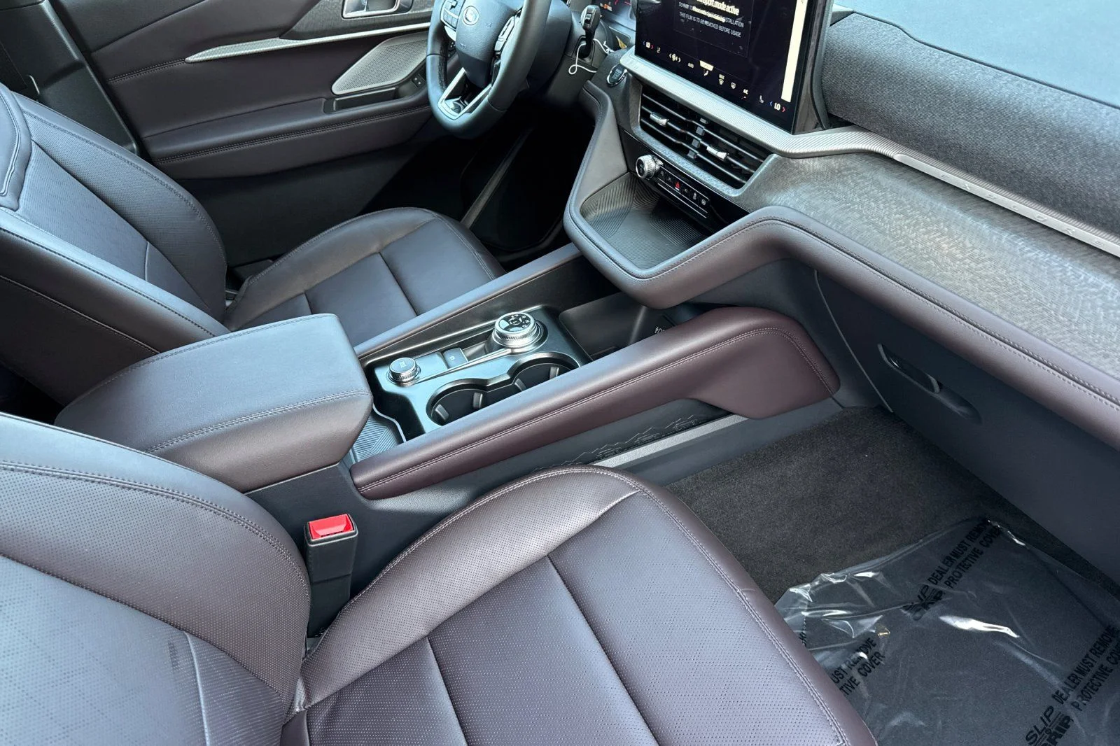 New 2027 Star White Metallic Tri-Coat Ford Platinum™ image 20