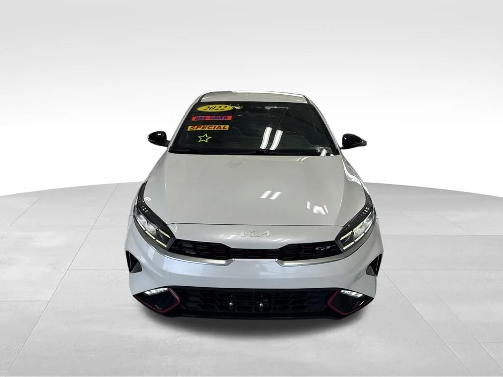 Used 2022 White Kia GT image 9