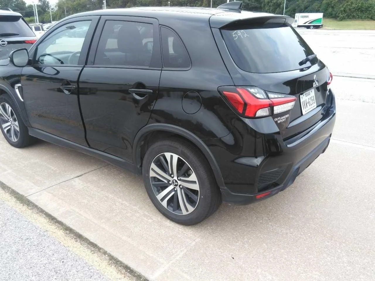 Used 2024 Labrador Black Pearl Mitsubishi SE image 2