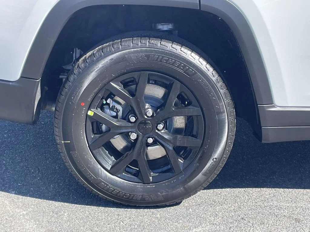 New 2026 Bright White Clearcoat Jeep Altitude image 13