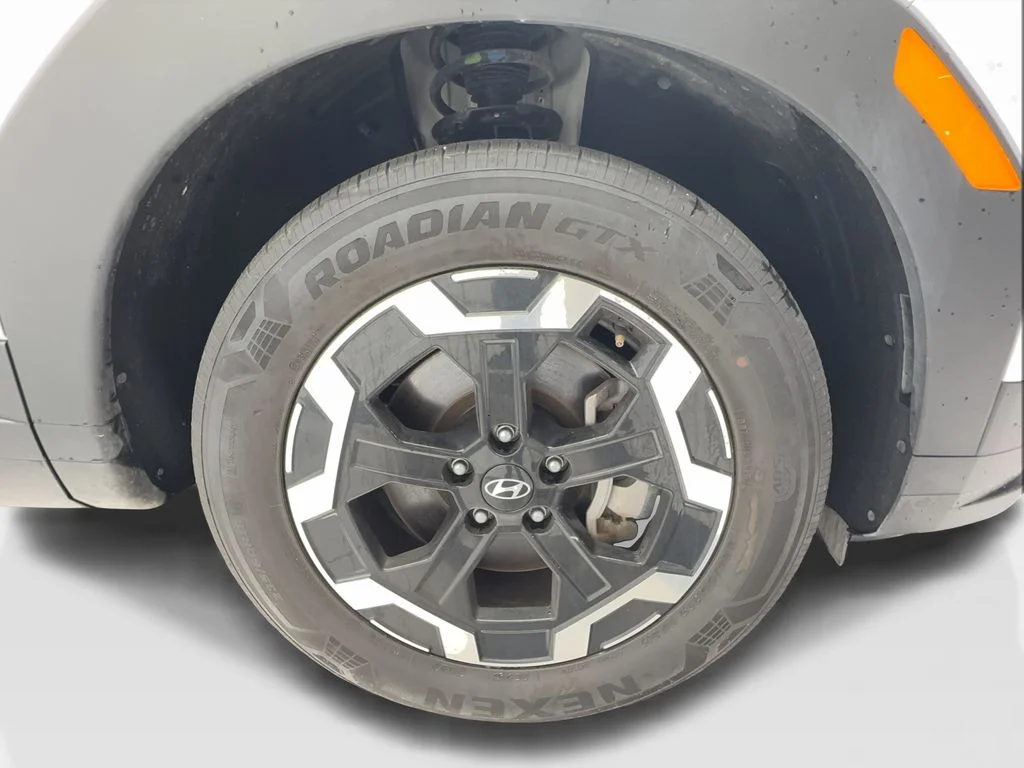 Used 2026 White Hyundai SEL image 13