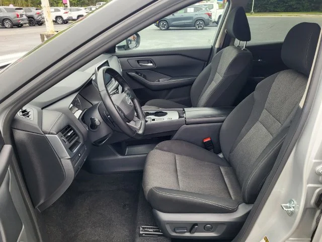Used 2025 Silver Nissan SV image 11