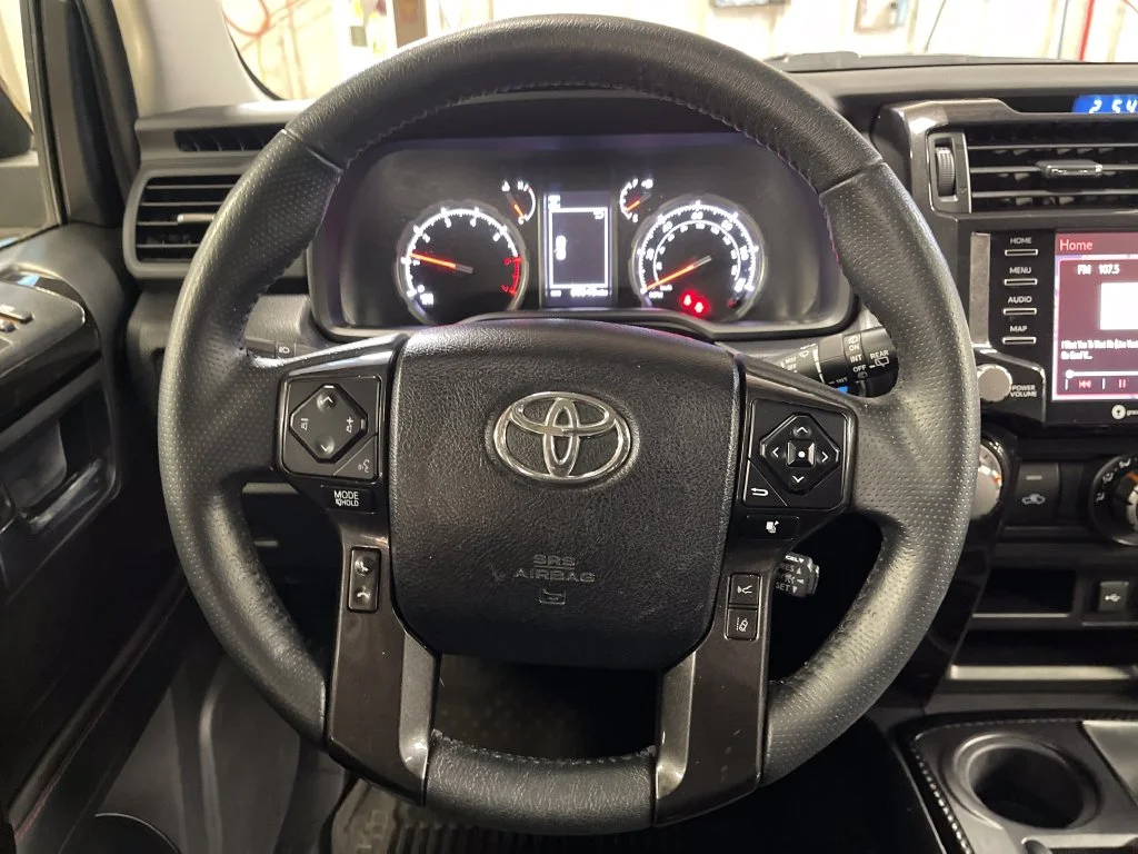 Used 2021 Gray Toyota Venture image 20