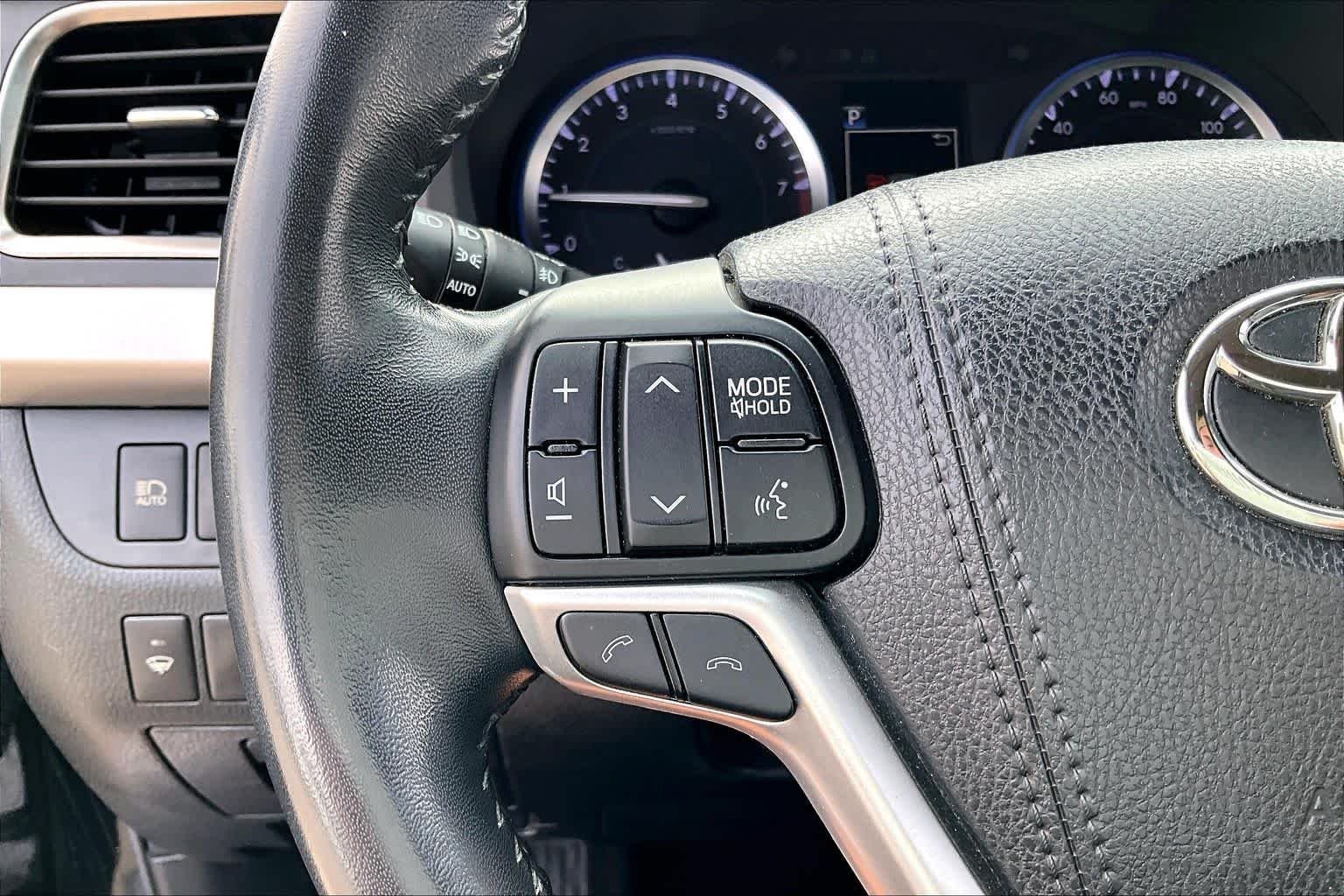 Used 2017 Midnight Black Metallic Toyota XLE image 22
