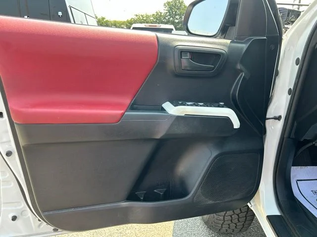 Used 2017 White Toyota SR5 image 11