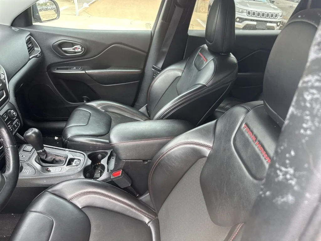 Used 2020 Jeep Cherokee Trailhawk with VIN 1C4PJMBX5LD517563 for sale in Hutchinson, KS