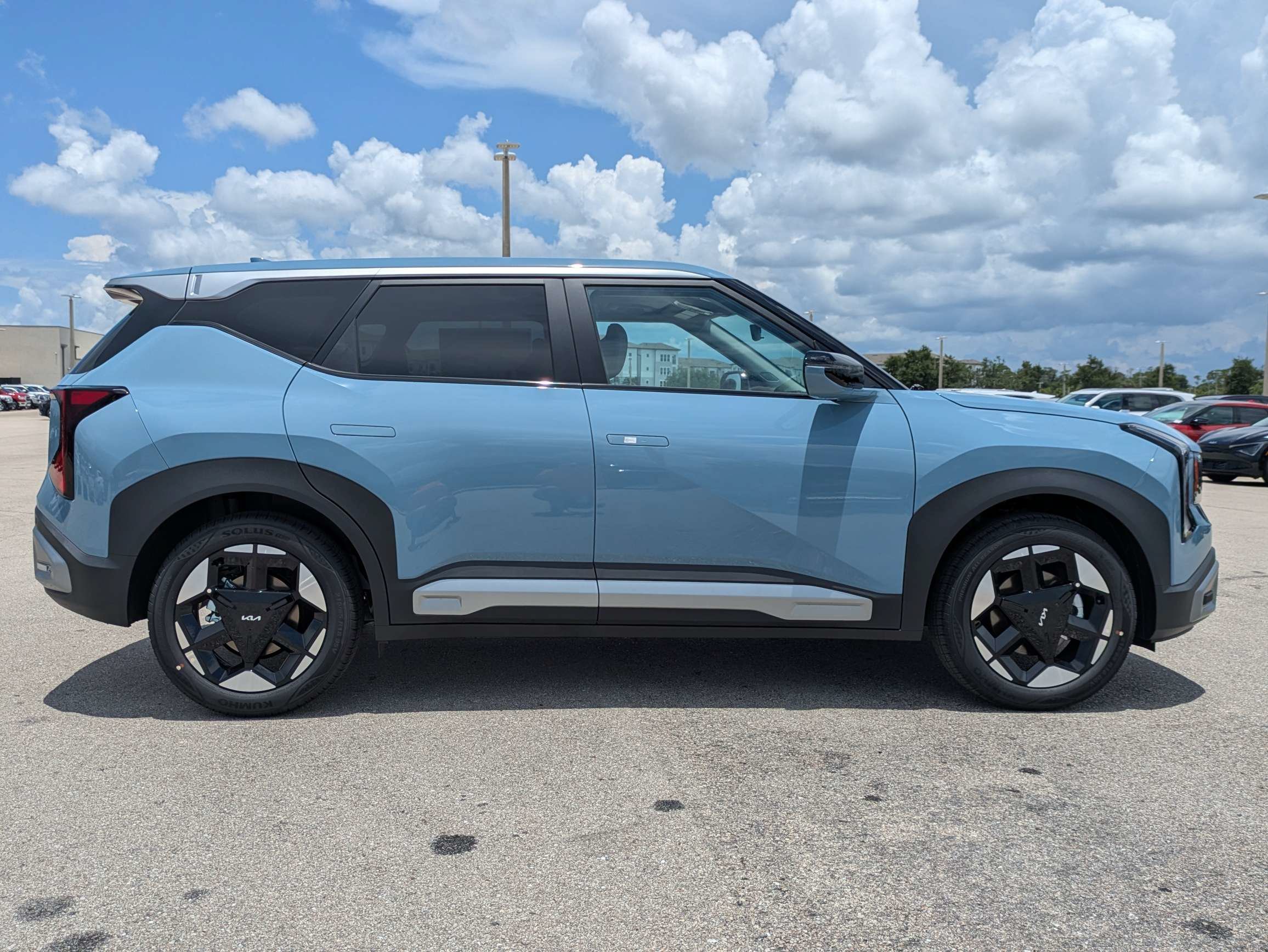 New 2027 Frost Blue Kia S image 4