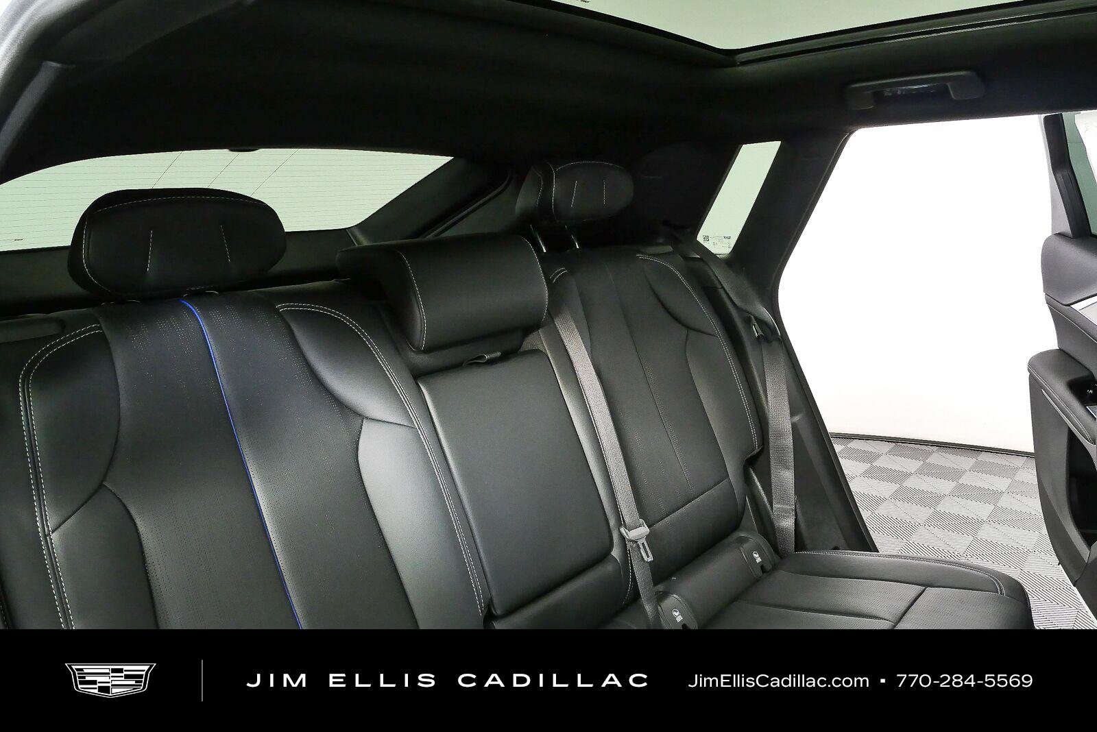 New 2027 Vibrant White Tricoat Cadillac Sport image 22