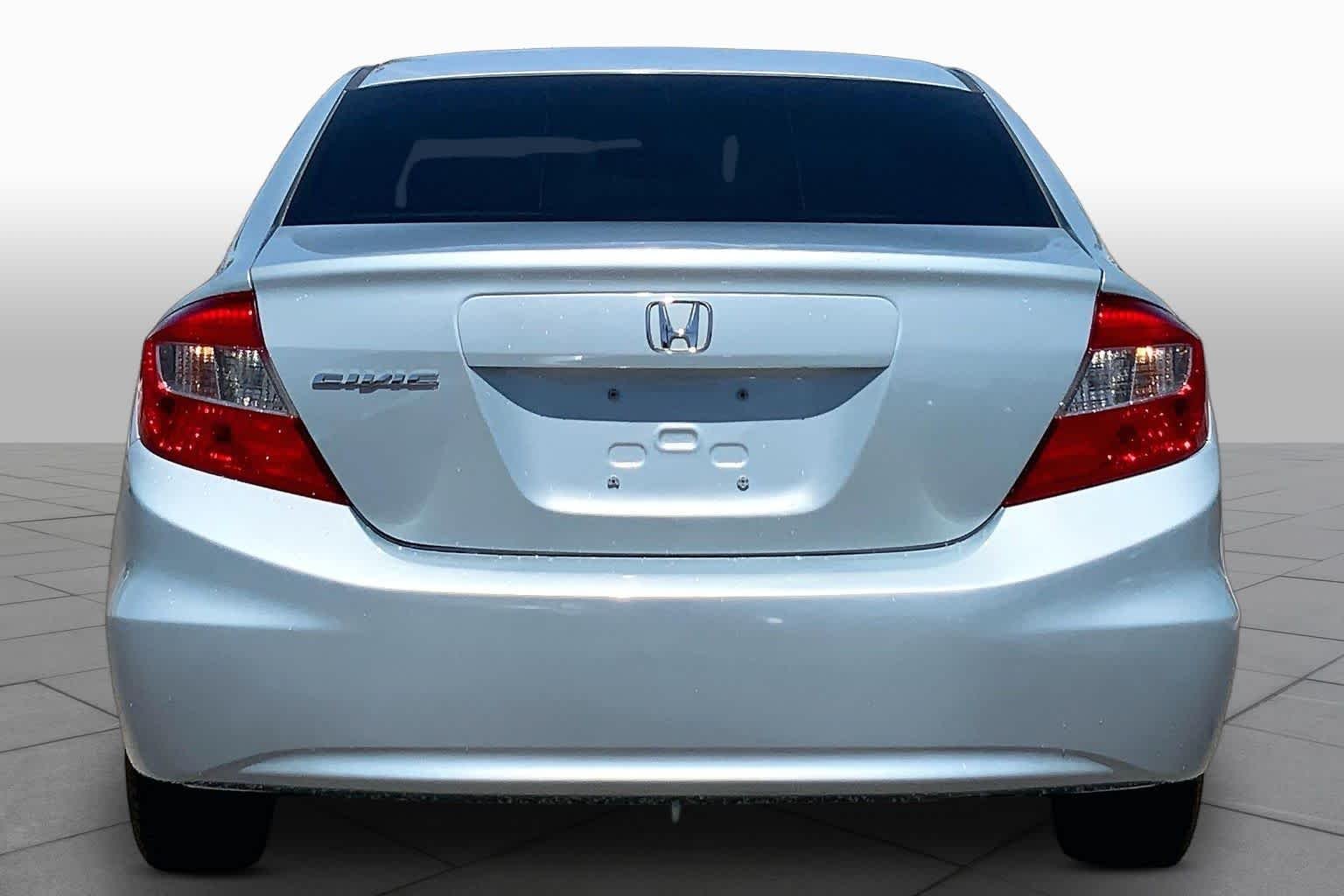 Used 2012 Alabaster Silver Metallic Honda LX image 4