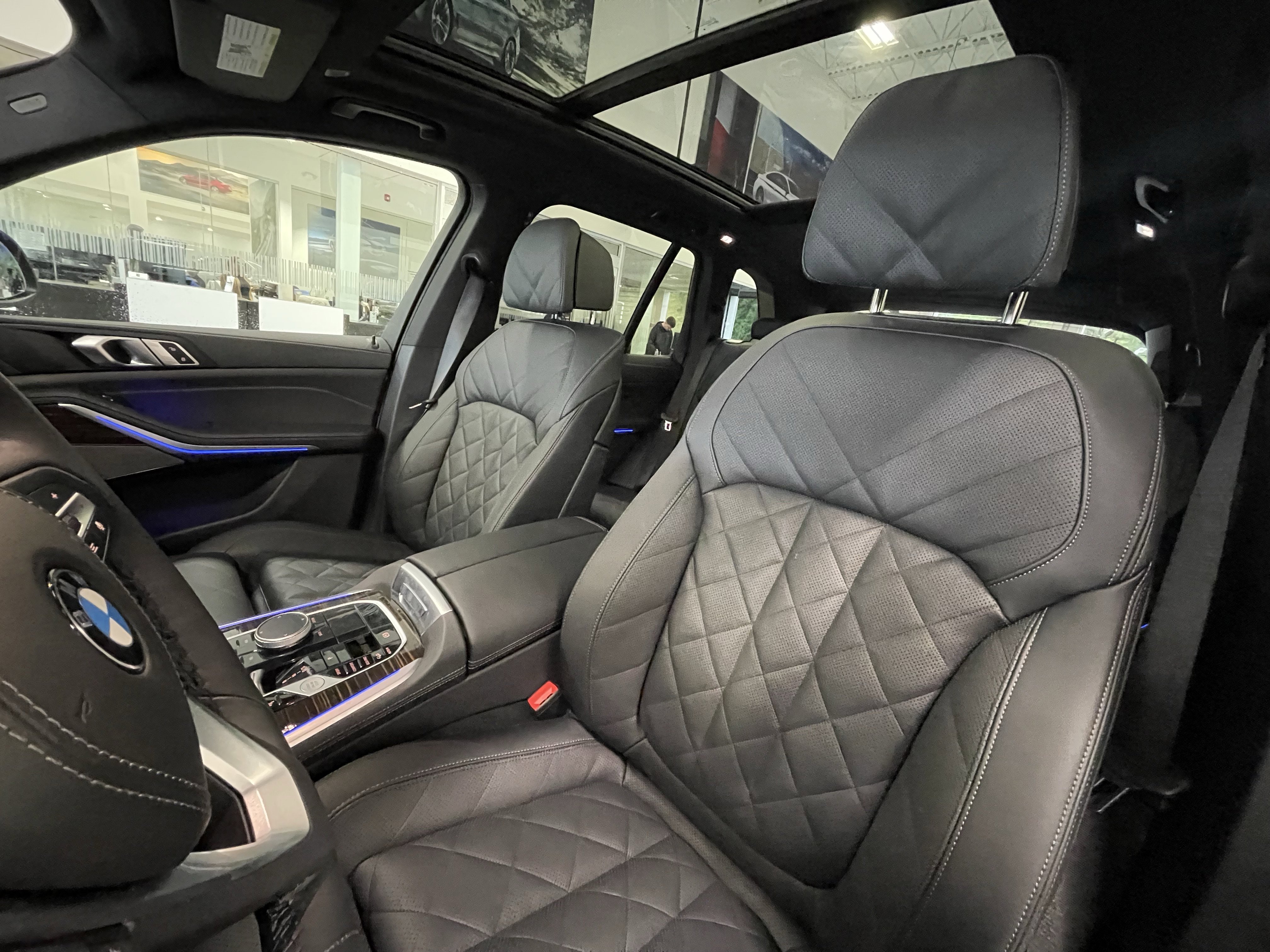 Used 2026 SKYSCRAPER GREY M BMW xDrive40i image 8