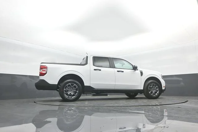 New 2026 Oxford White Ford XLT image 32