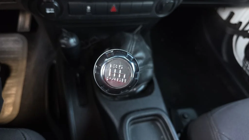 Used 2013 White Jeep Unlimited Sport image 18
