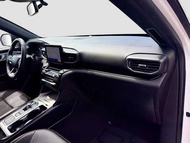 Used 2023 White Metallic Ford ST-Line image 32