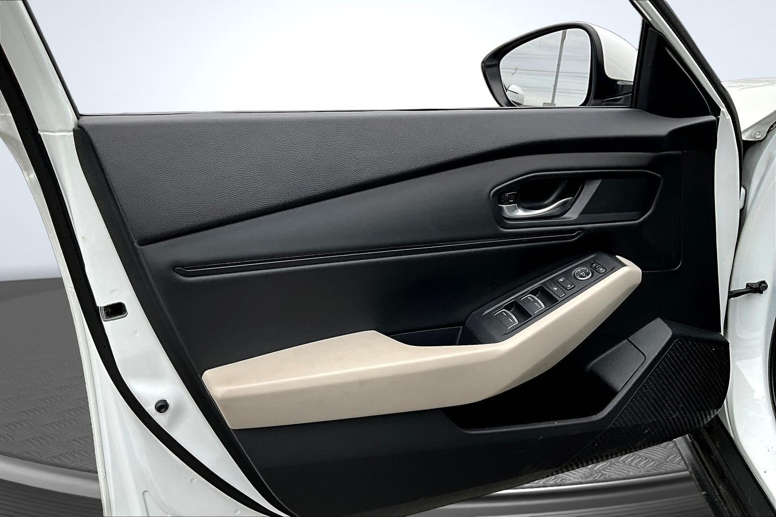 Used 2024 White Honda EX image 21