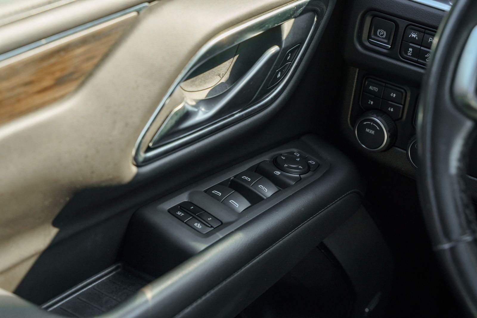 Certified Used 2022  Chevrolet Z71 image 33