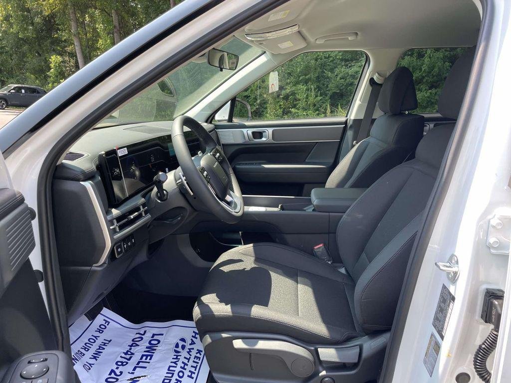 New 2027 White Hyundai SE AWD image 18