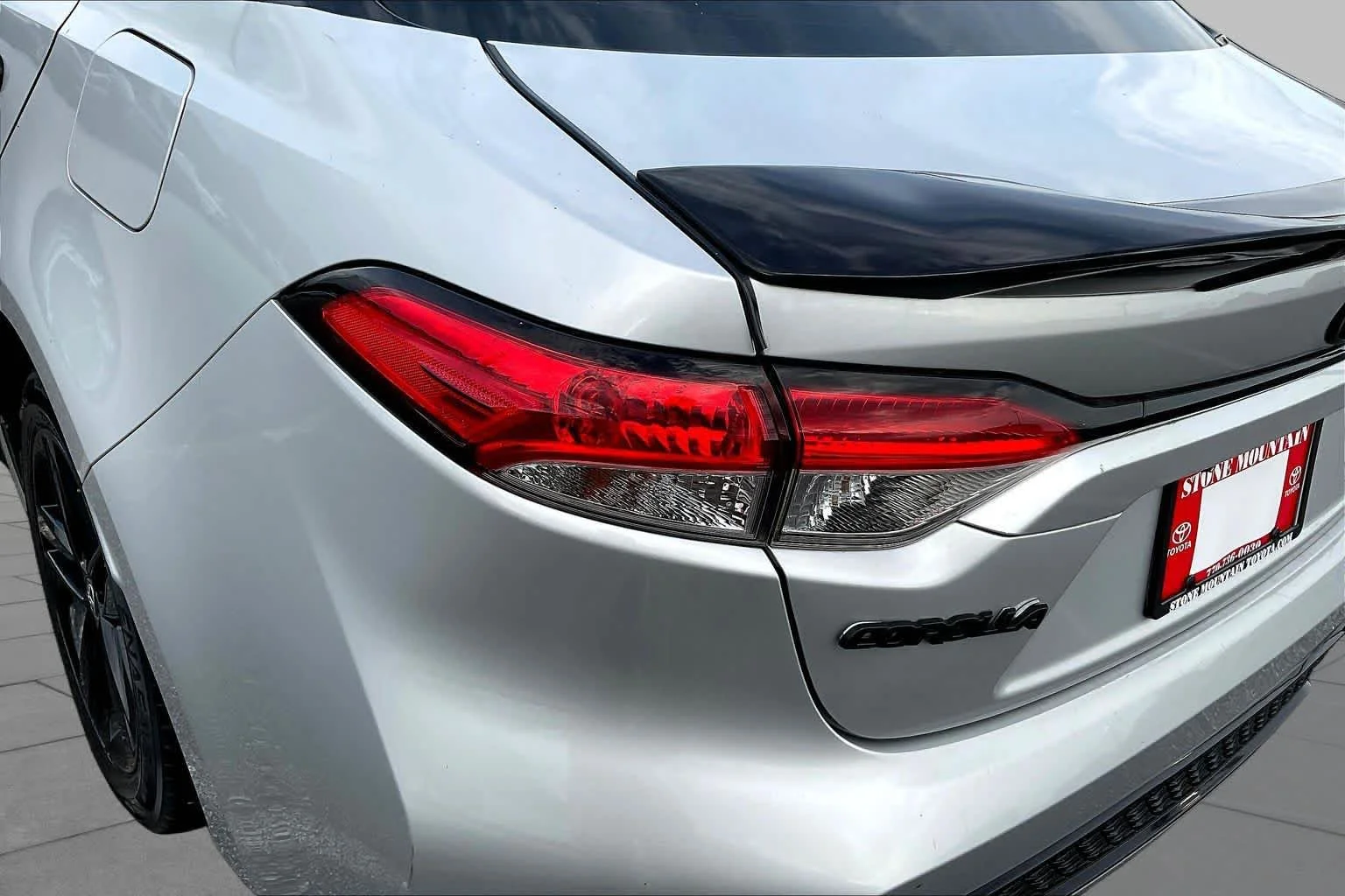 Used 2020 Classic Silver Metallic Toyota SE image 28