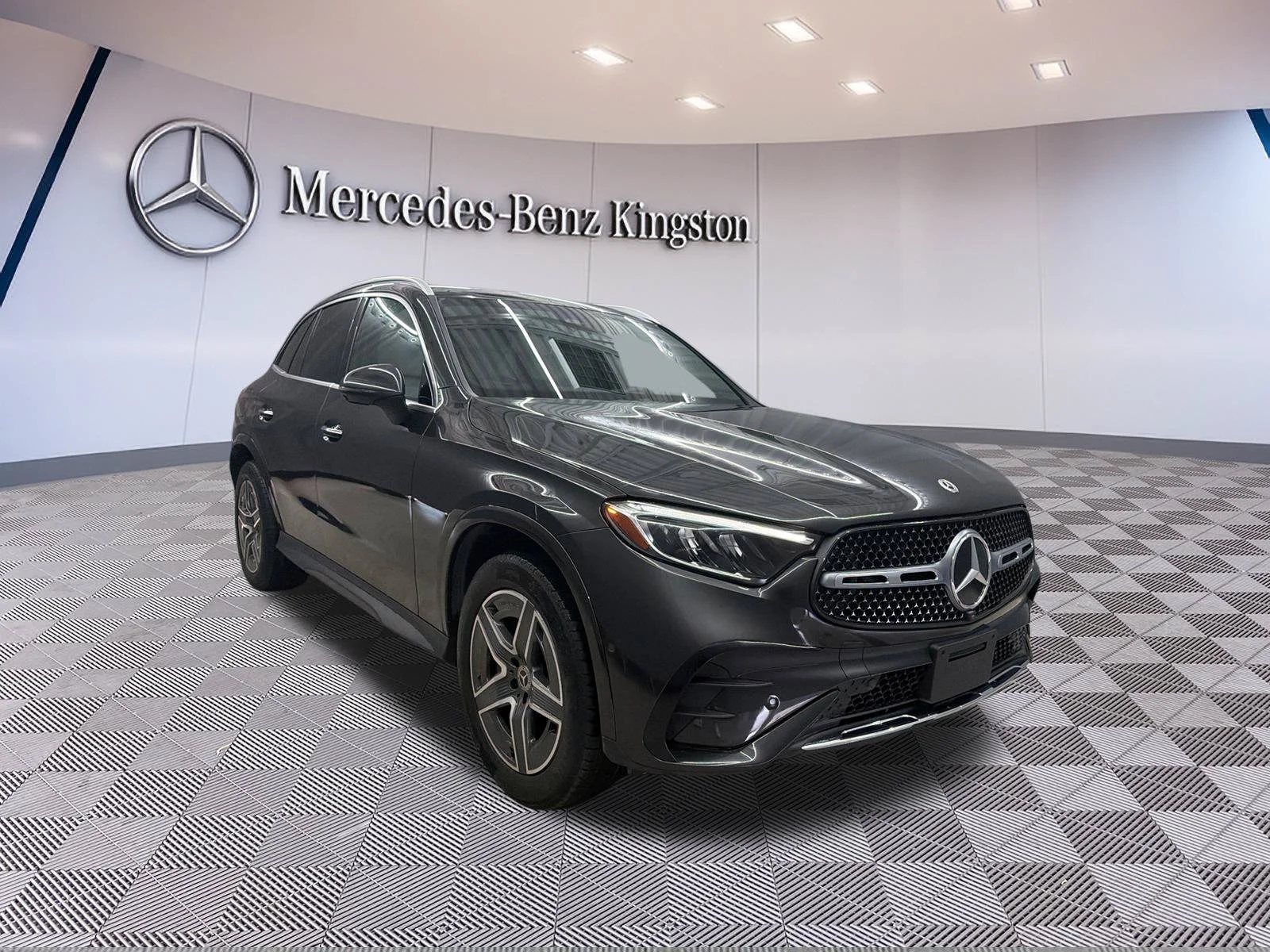Used 2023 Grey Mercedes-Benz GLC 300 image 1