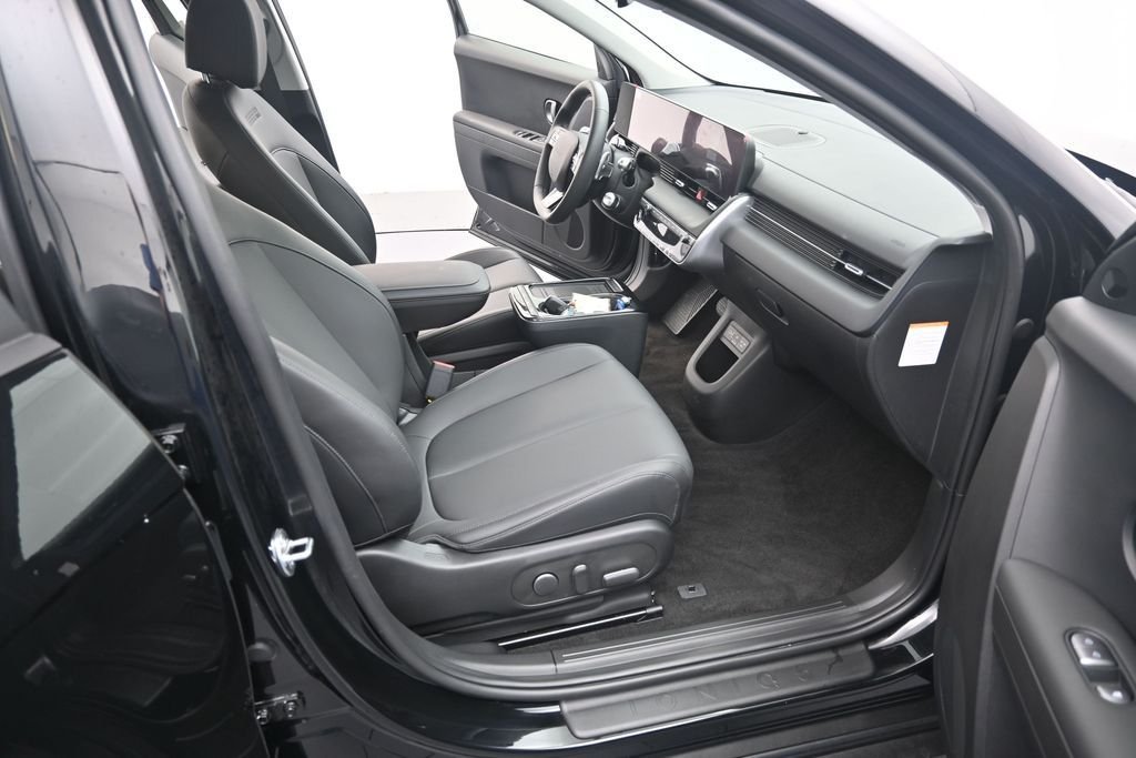 Used 2026 Abyss Black Hyundai SEL image 18