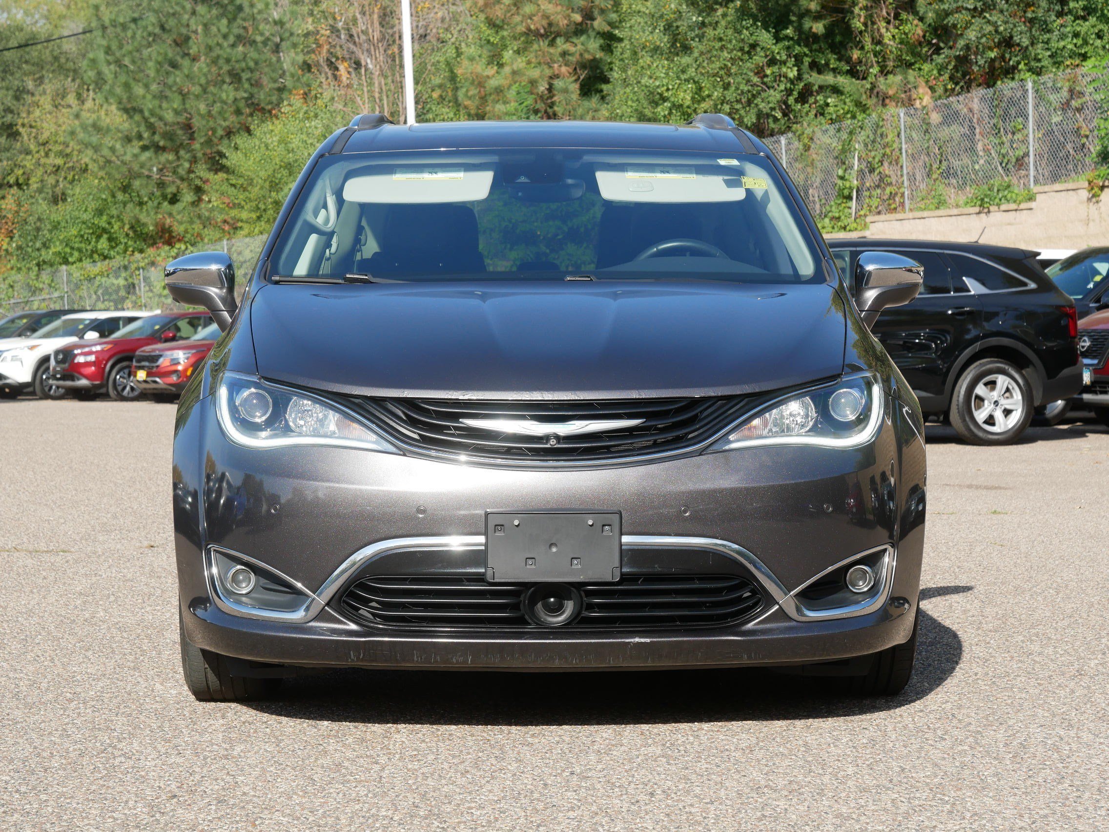 Used 2018 Granite Crystal Metallic Clearcoat Chrysler Hybrid Limited image 2