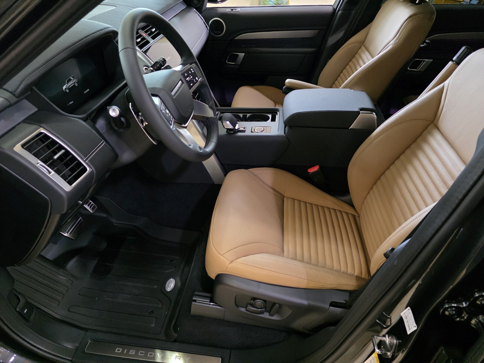 New 2026 Carpathian Grey Land Rover Dynamic SE image 10