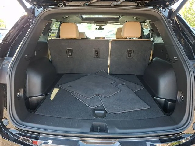 Used 2025 Black Chevrolet Premier image 30