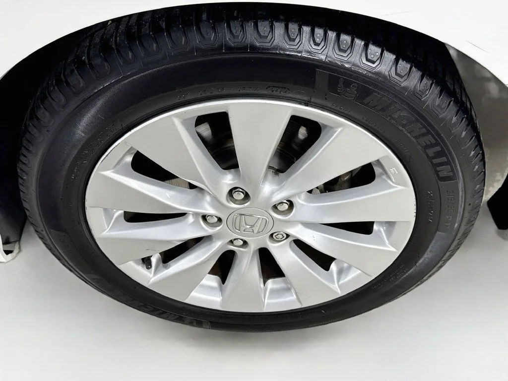 Used 2015 White Honda EX-L image 39