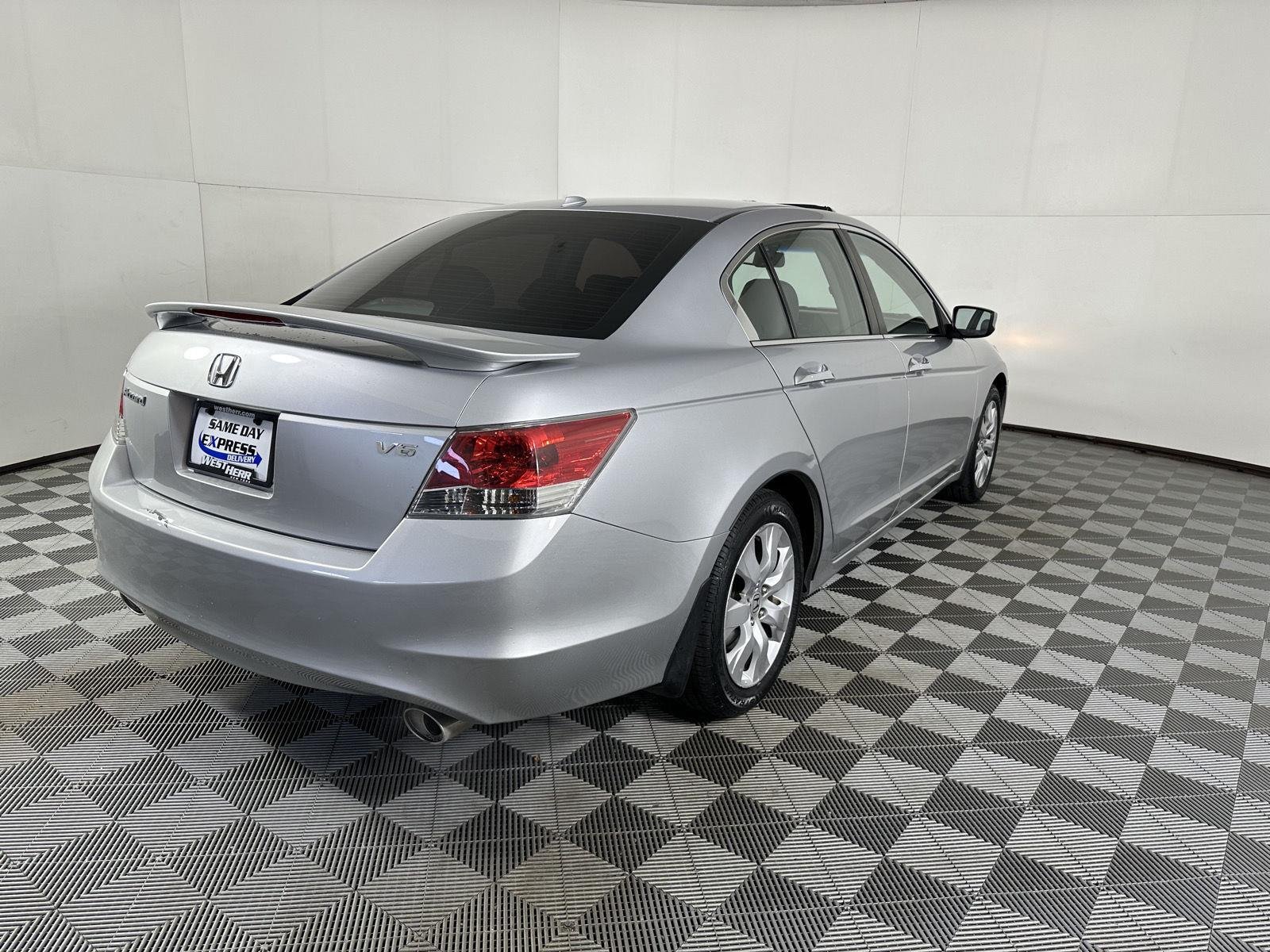 Used 2009 Polished Metal Metallic Honda EX-L image 7