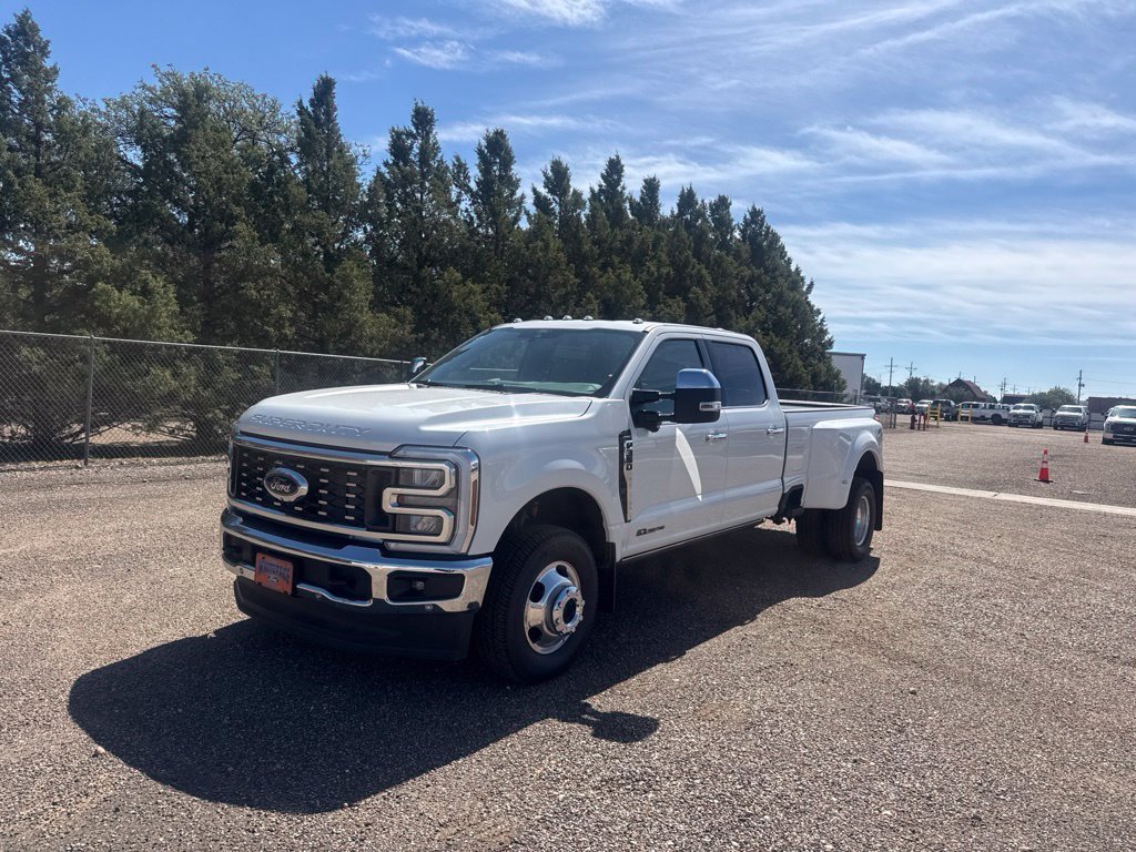 New 2026 Star White Metallic Tri-Coat Ford Lariat image 1