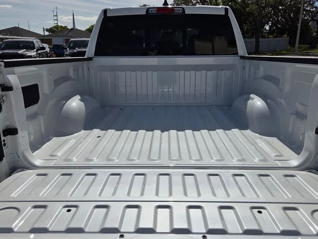 New 2026 Ivory White Tri-Coat Pearl-Coat Exterior Paint RAM Laramie image 7