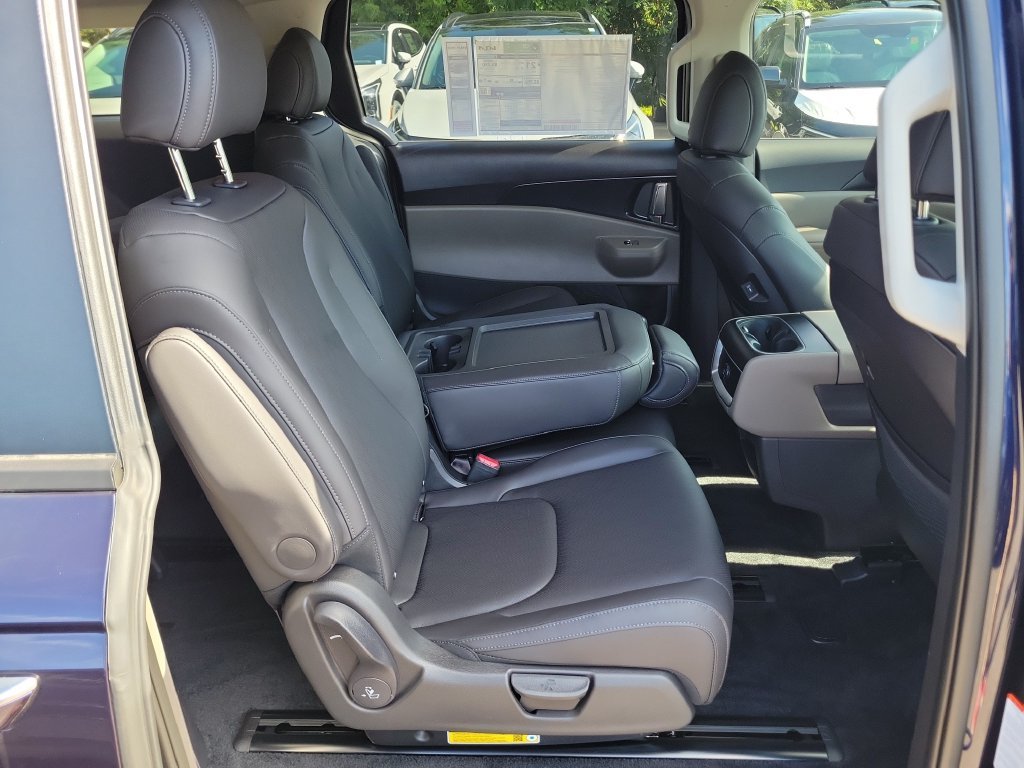New 2026 Deep Chroma Blue Kia LXS image 12