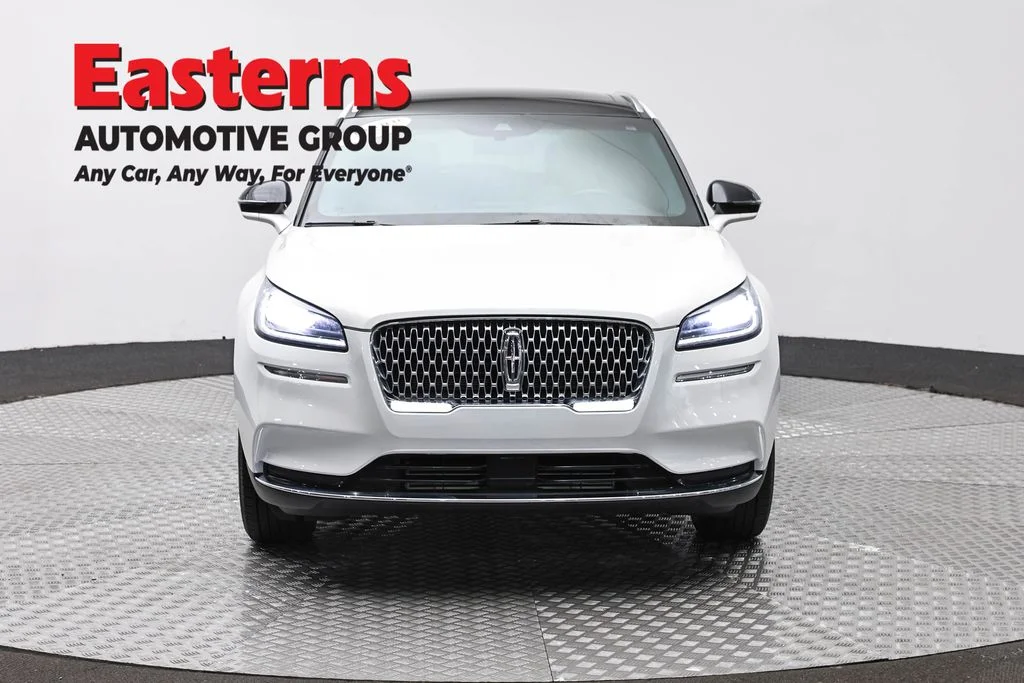 Used 2022 White Lincoln Reserve image 2