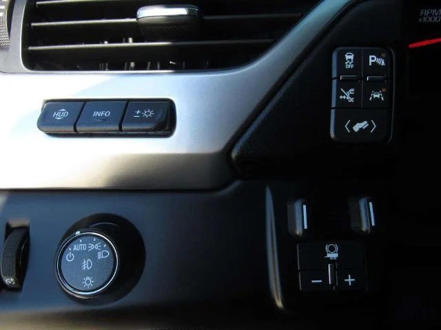 Used 2019 Pearl Chevrolet Premier image 25